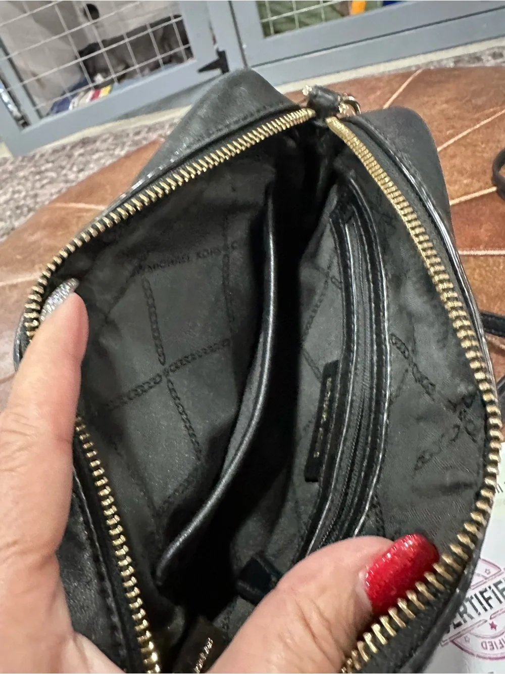 MICHAEL KORS  Jet Set Medium Quilted Camera Bag